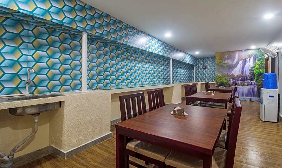 Itsy Hotels Kruthika Inn