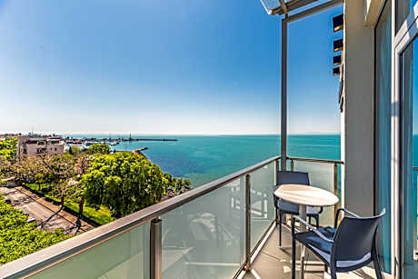 Standard Room Lateral Sea View