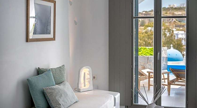 Amphitrite Suites Santorini