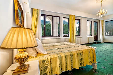 Executive Double Room with Two King Beds and  Balcony