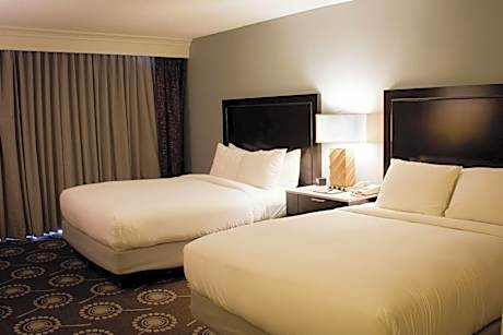 2 Queen Beds Mobility Hearing Accessible Room Tub w/ Grab Bars Non-Smoking