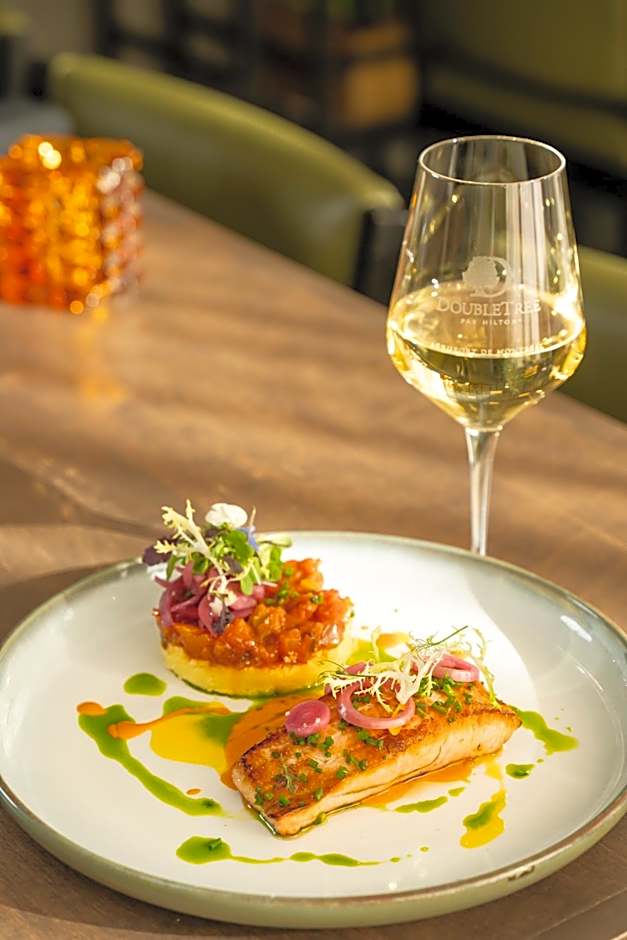 DoubleTree By Hilton Montreal Airport