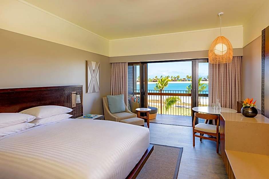 Photo 1 of 5 of 1 King Bed Guestroom, Lagoon View
