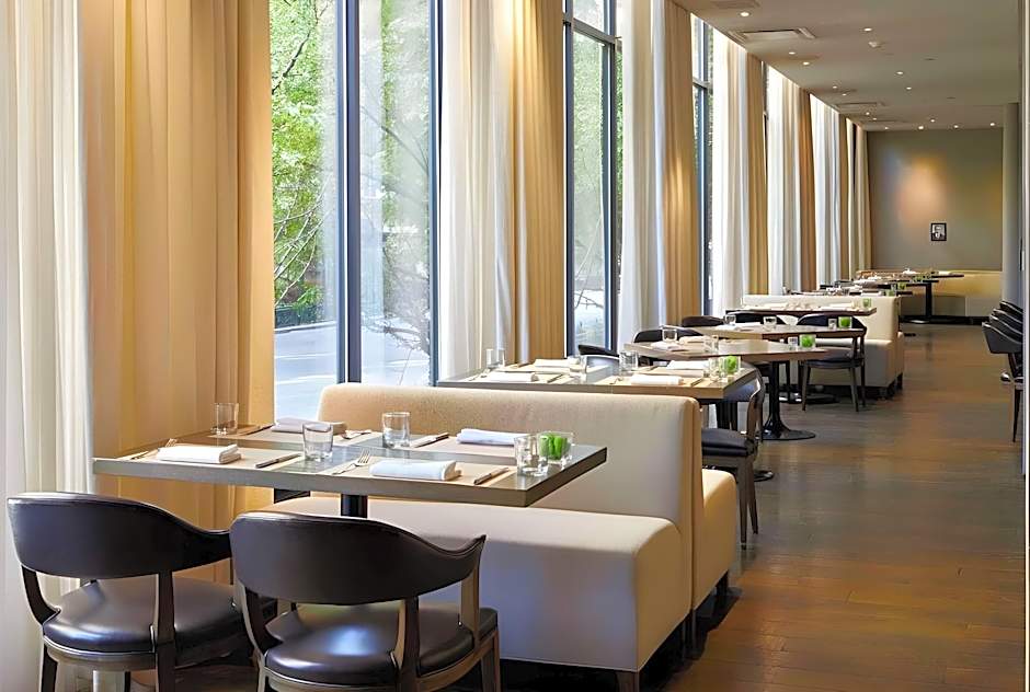 The Chicago Hotel Collection Ambassador Gold Coast