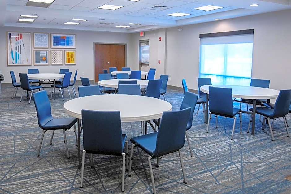 Holiday Inn Express Pembroke By IHG