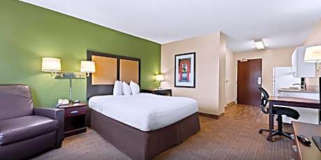 2 Double Beds Efficiency Nonsmoking