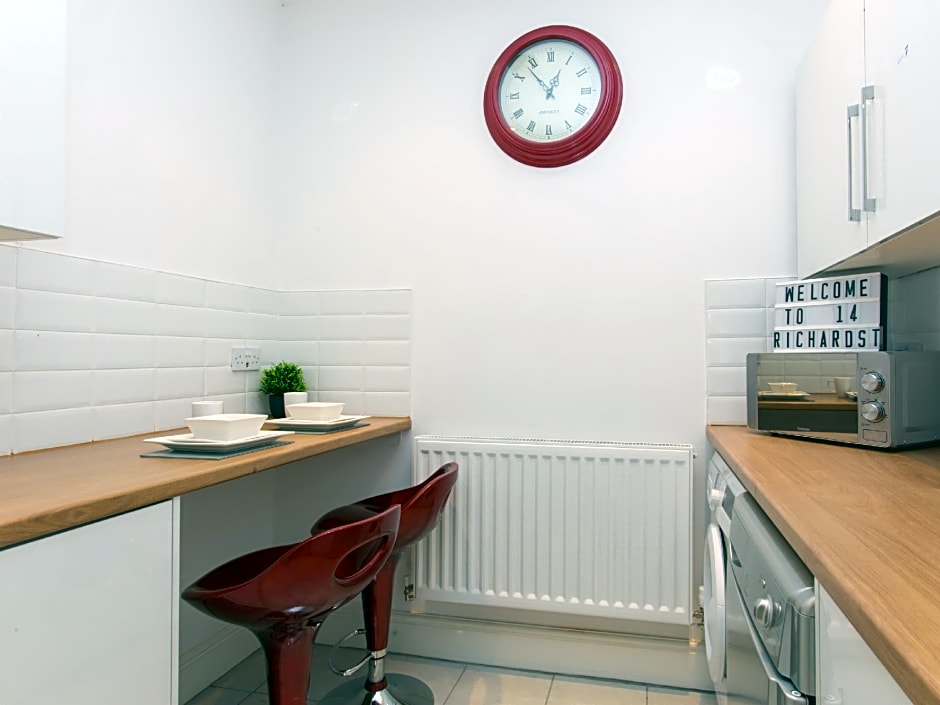 Town House @ Minshull New Road