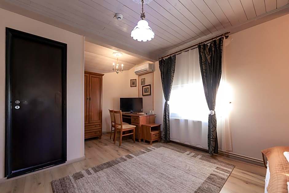 Vila Fortuna - Art O'Clock