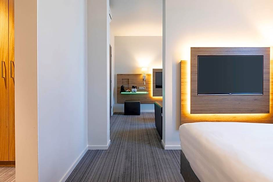 Moxy by Marriott Aberdeen Airport