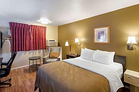 Queen Room - Accessible/Nonsmoking