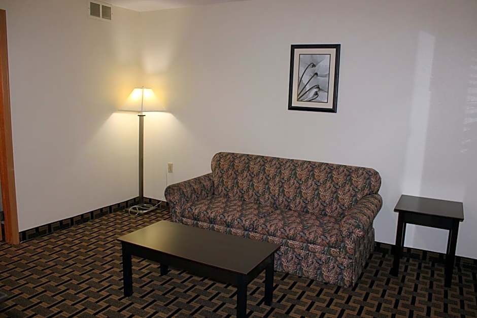 AmericInn by Wyndham West Burlington