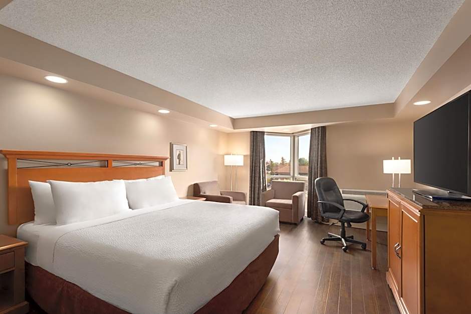 Royal Hotel West Edmonton, Trademark Collection by Wyndham