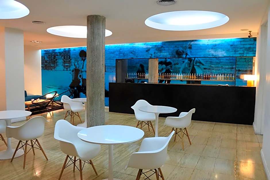 Rochester Hotel Classic