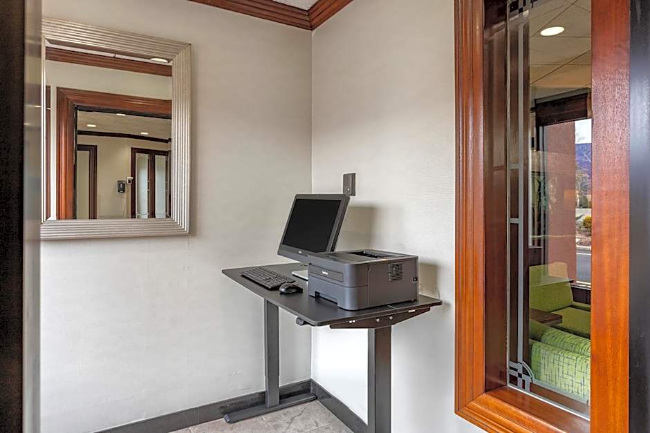 Comfort Inn Paramus - Hackensack