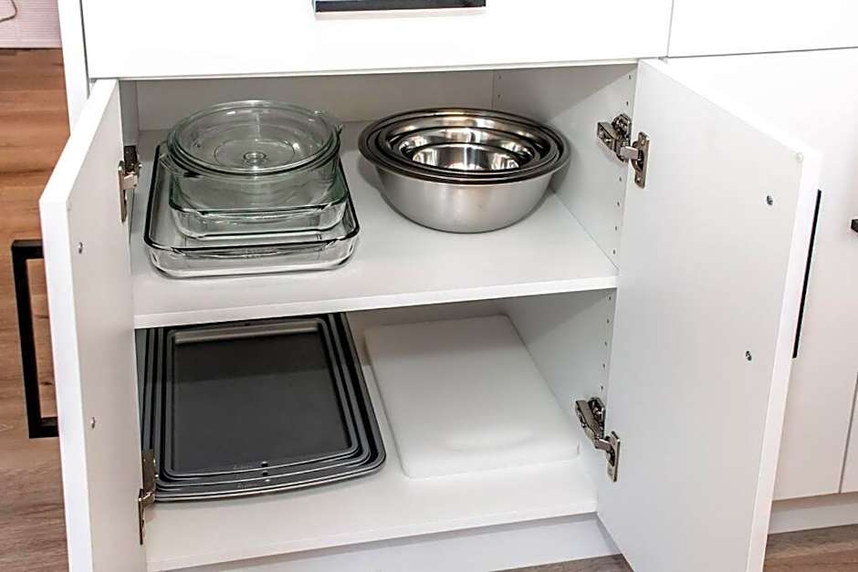 Modern Nordic Escape, 3BR Near WEM & DT, AirCon & Fireplace, Wifi, Sleeps 6!