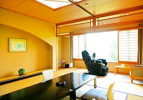 Quadruple Room with Mountain View