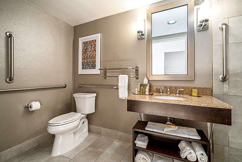 DoubleTree By Hilton Hotel Denver North