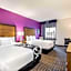 La Quinta Inn & Suites by Wyndham Baltimore Bwi Airport