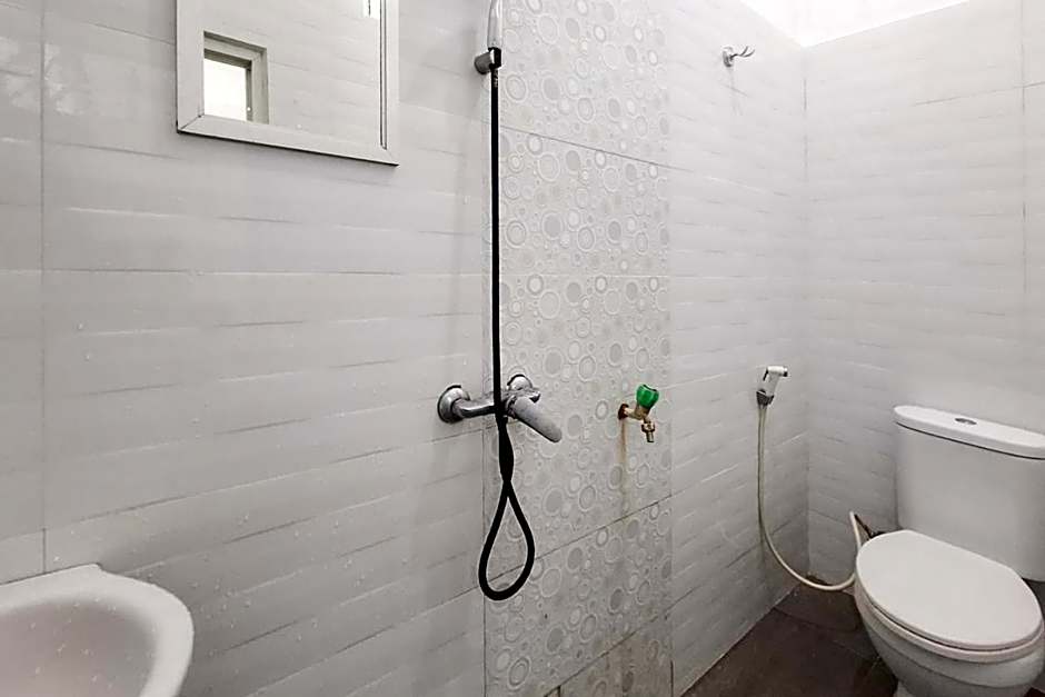 RedDoorz Syariah near Tanjung Pinang City Center