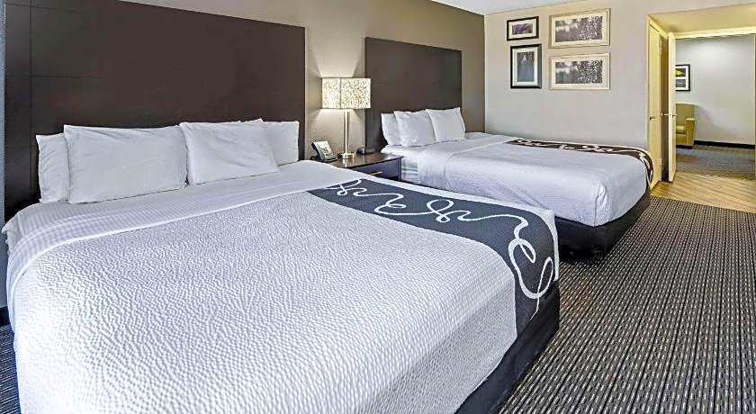 La Quinta Inn & Suites by Wyndham Anaheim Disneyland