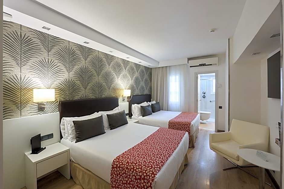 Catalonia Castellnou Hotel