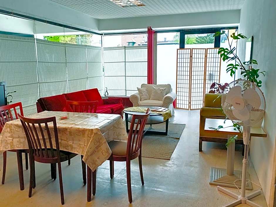 Lounge-Style-Hostel