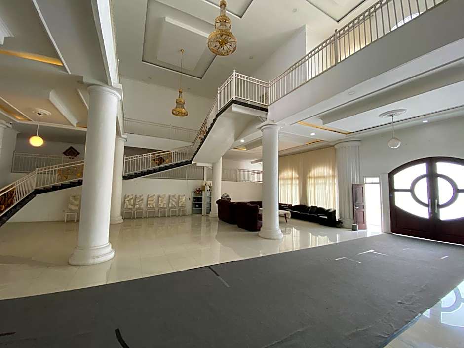 Griya RW Family Guest House Redpartner