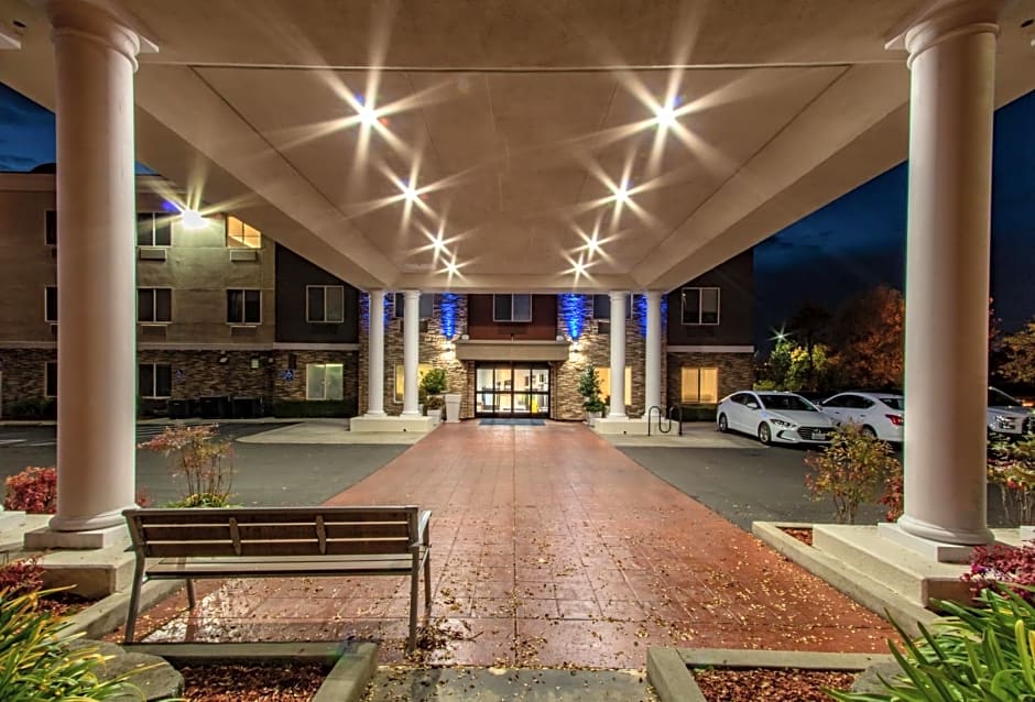 Holiday Inn Express Hotel & Suites Roseville - Galleria Area By IHG