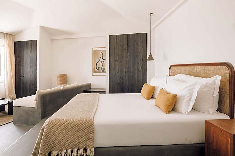 White Exclusive Suites & Villas