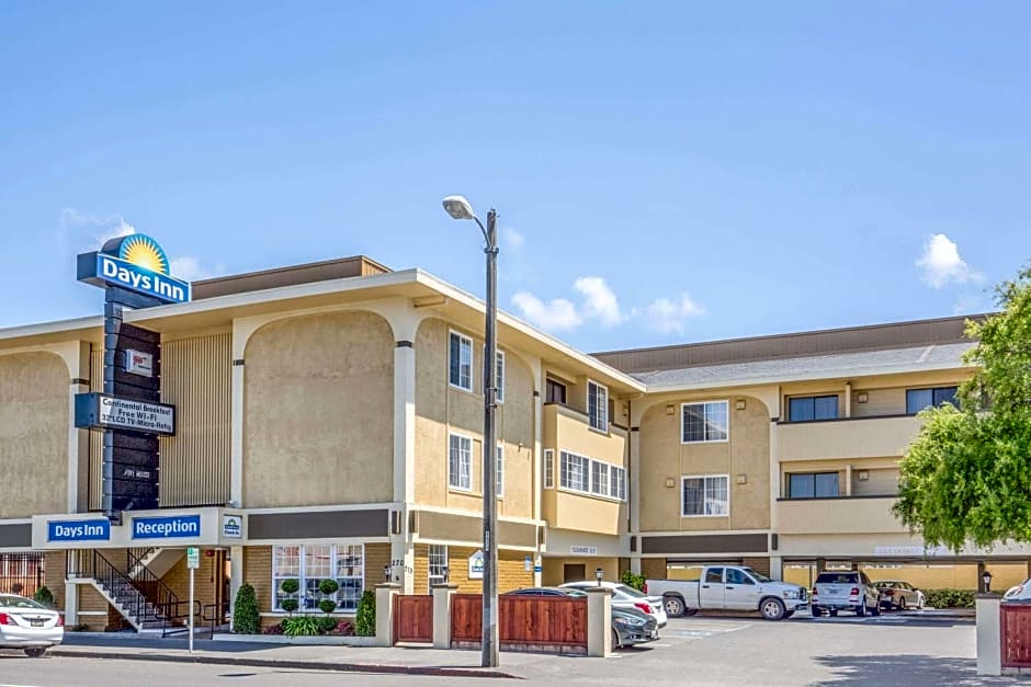 Days Inn by Wyndham Eureka CA