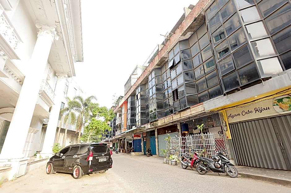 Hotel O Penginapan ReniNearMall Nagoya Hill