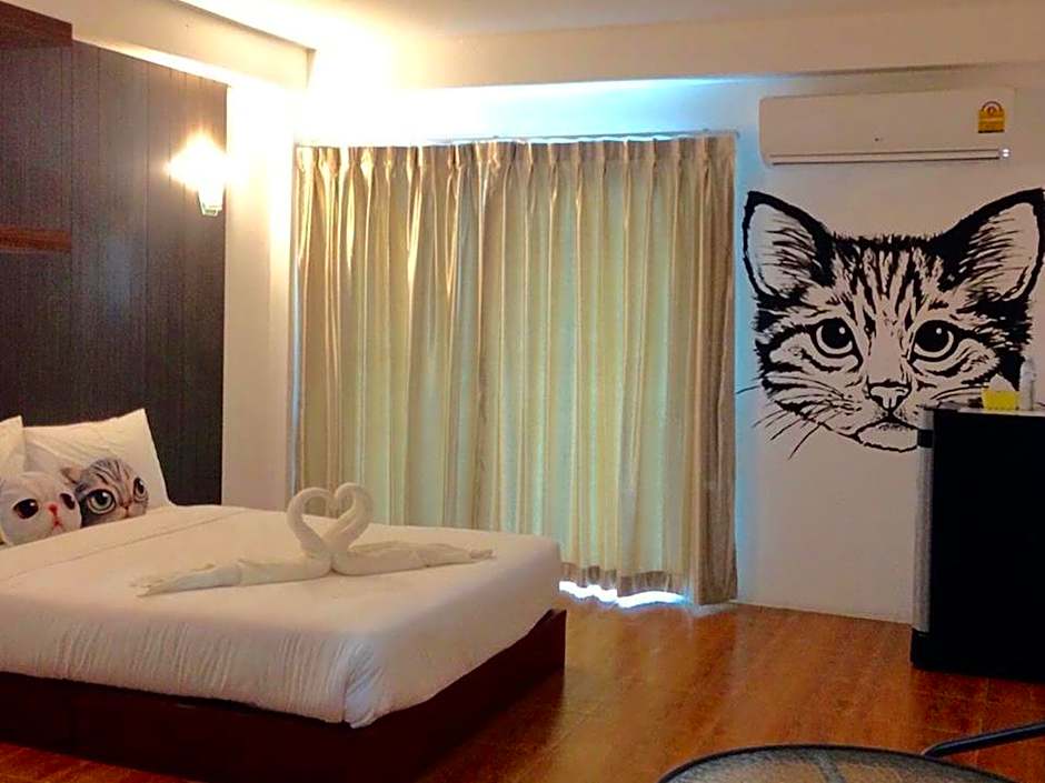 The Pride Hotel At Laemsing