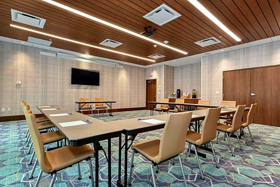 Holiday Inn Express & Suites Charlotte - Ballantyne by IHG