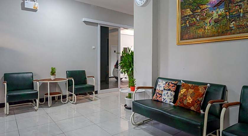 RedDoorz near Jalan Adi Sucipto Solo