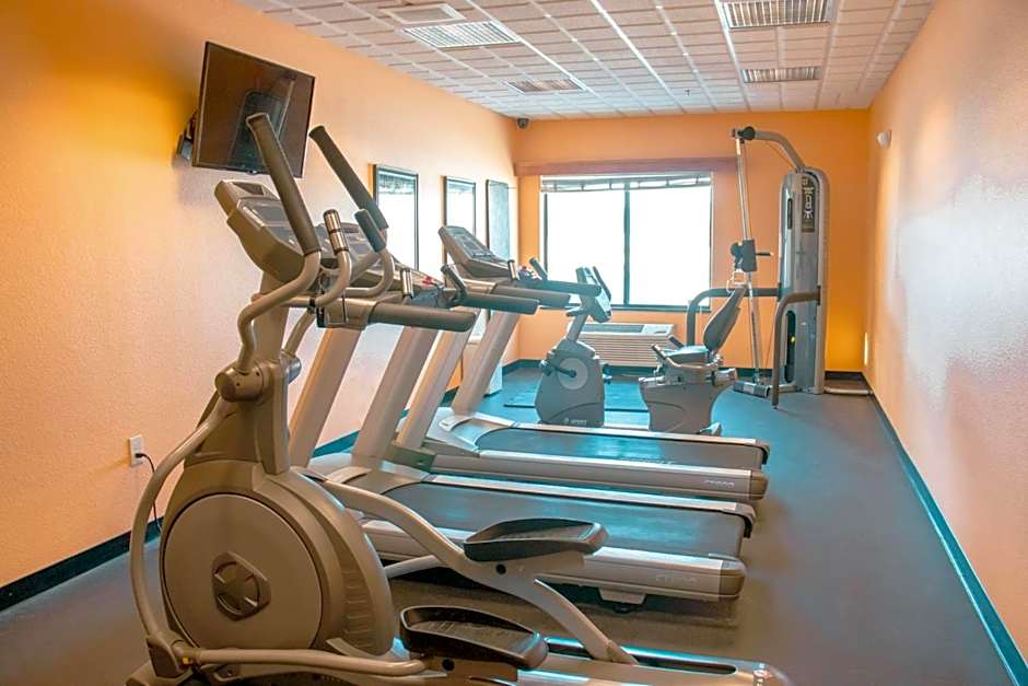 Grand Forks Lodge and Suites