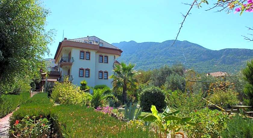Everest Apart Hotel