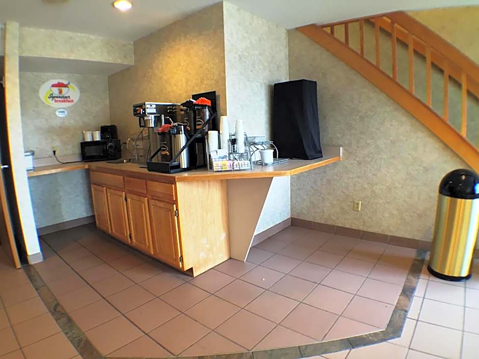 Super 8 by Wyndham Canandaigua