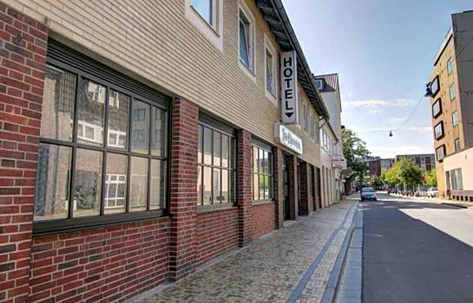 Hotel & Apartment Am Theaterplatz