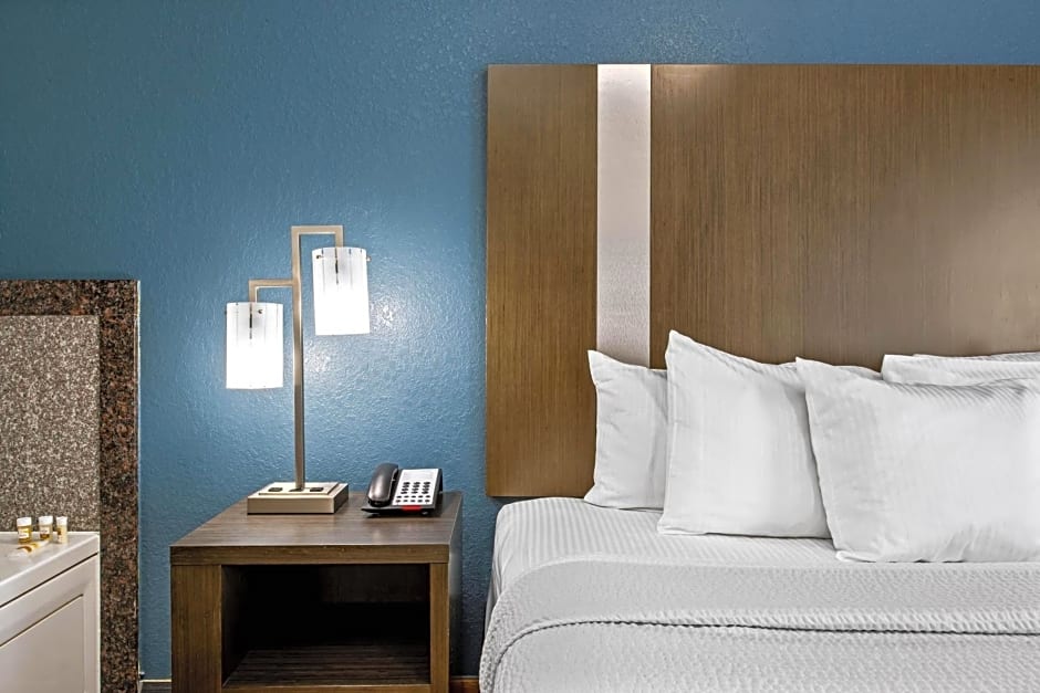 La Quinta Inn & Suite Kingwood Houston IAH Airport 53200