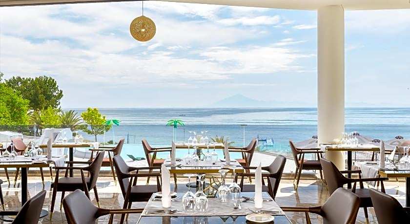 Alexandra Elegance Bridging Generations