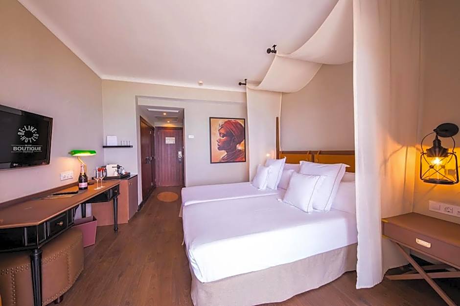 Photo 1 of 4 of Double Room