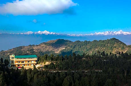 The Royals Apricot Garden