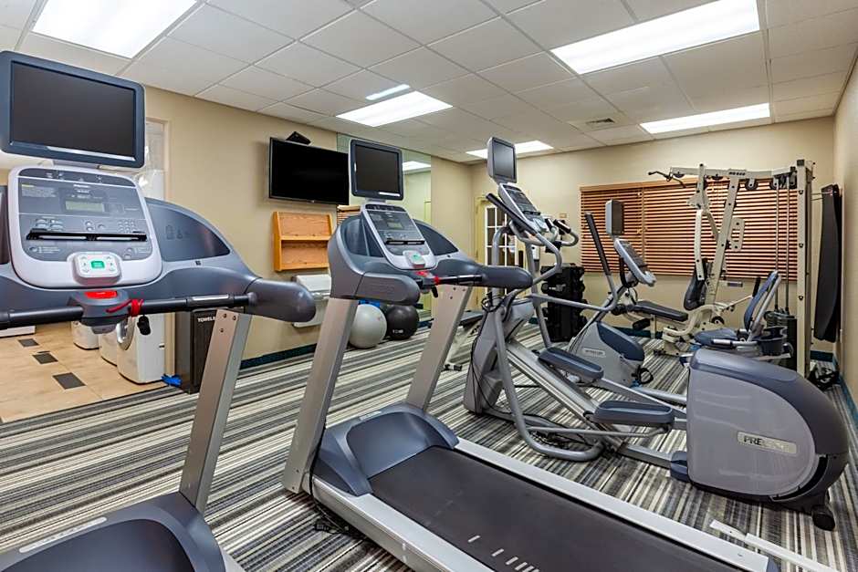 Candlewood Suites-West Springfield By IHG