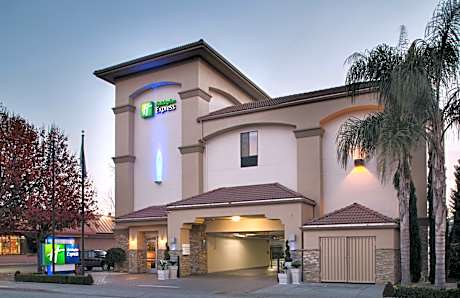 Holiday Inn Express Redwood City Central By IHG