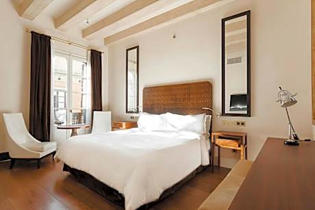 King Room with Street View