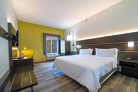 Standard King Room - Communications Accessible