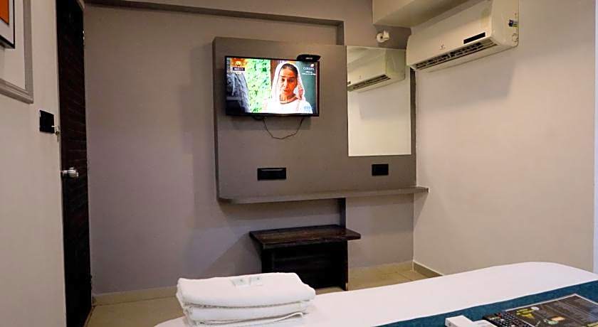 Hotel Gold Leaf,Ahmedabad