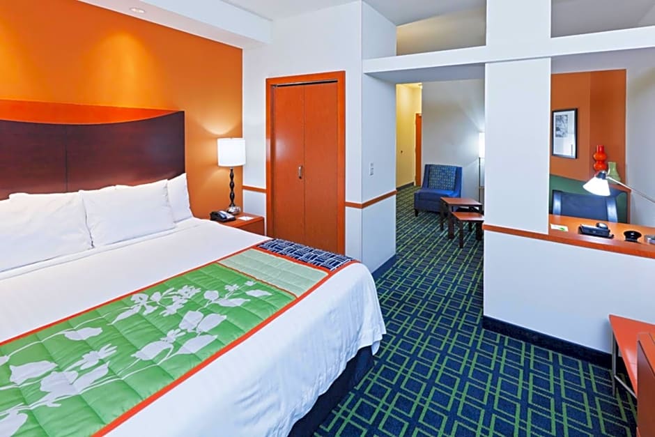 Fairfield Inn and Suites by Marriott Tulsa Southeast/Crossroads Village