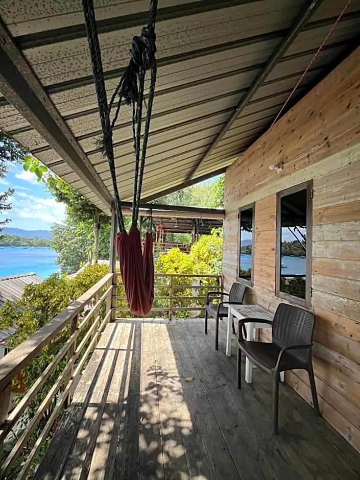 Olala Bungalows and Restaurant