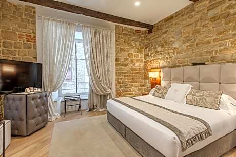 Donati Luxury Tower Suites